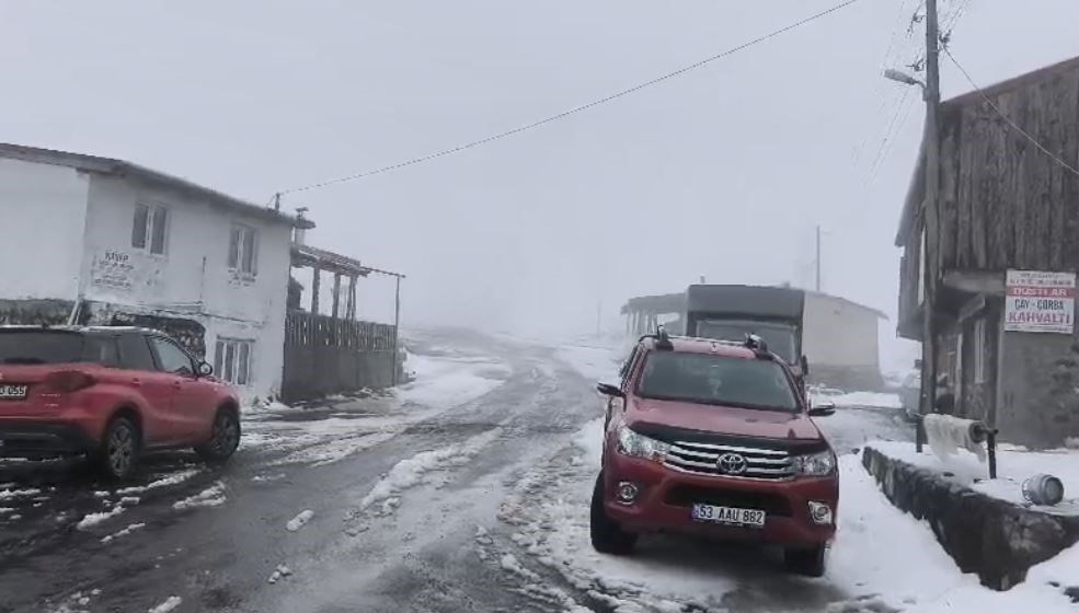 artvinin vadilerini sel yaylalarini kar vurdu pCPS63iL