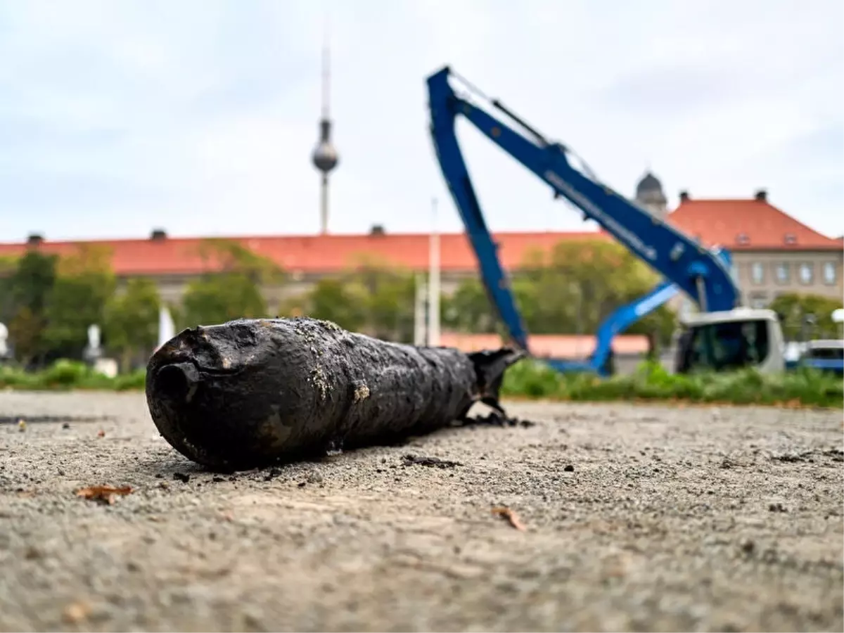 berlinde ikinci dunya savasi bombasi bulundu Y2BE2Em7