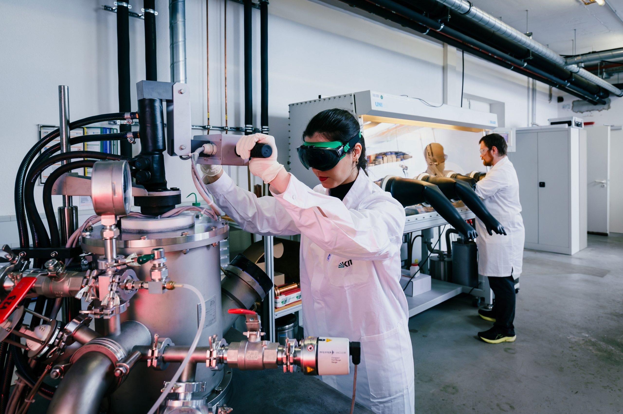 2000 derecede bile kararliligini koruyan superalasim turbin teknolojisinde cigir acabilir f2FnPcjb.jpg