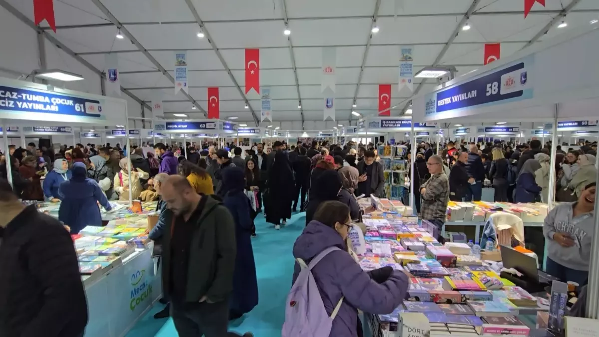 uskudar kitap fuarinda kitap okuma aliskanligina vurgu YOY5LEyq