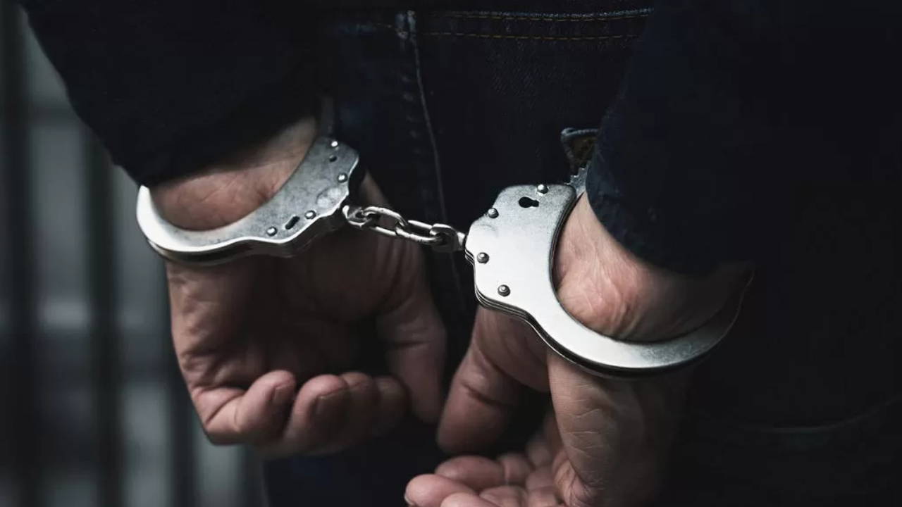 emekli polis uyusturucu sevkiyatinda sucustu yakalandi eVwxs5Cx.jpg