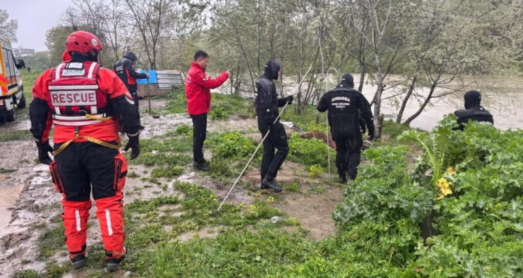 nehirde-kaybolan-ahmedi-arama-calismalari-yeniden-basladi-fFIhSAZy