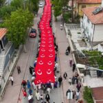 avanosta-19-mayis-coskusu-135-metrelik-dev-turk-bayragi-kortejle-tasindi-iifHA1nn-1