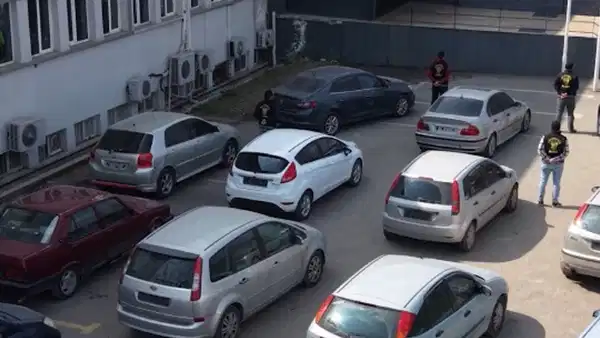 bursada-change-arac-operasyonu-28-araca-el-konuldu-3-supheli-tutuklandi-bNFtXTfv