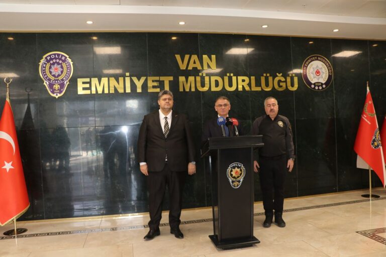 van-merkezli-11-ilde-narkotik-operasyonu-78-gozalti-xhXGjNmT