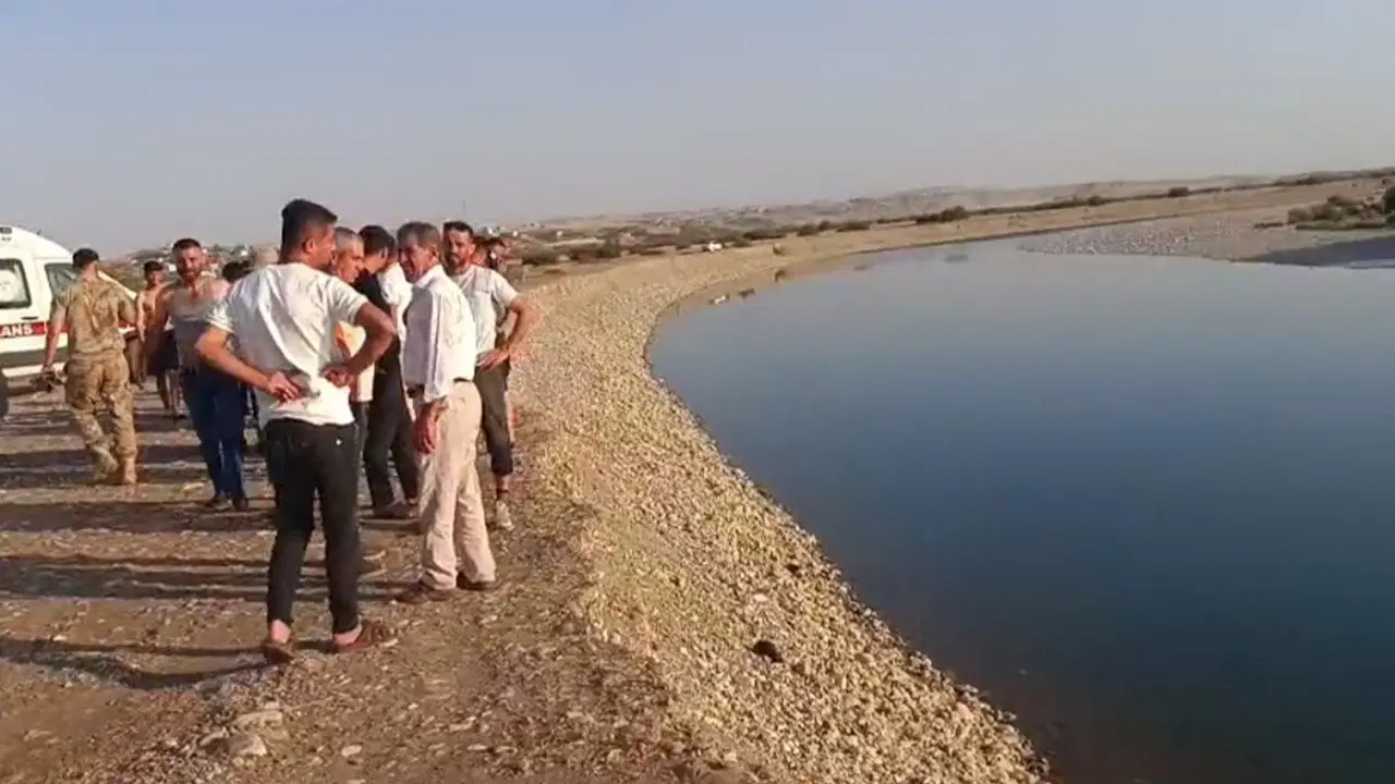 14 yasindaki cocuk boguldu babasini ekipler kurtardi 5NruFMRk