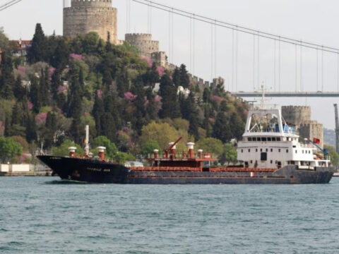 Ukrayna aciklarinda turk gemisi vuruldu AHFZ5Bq8